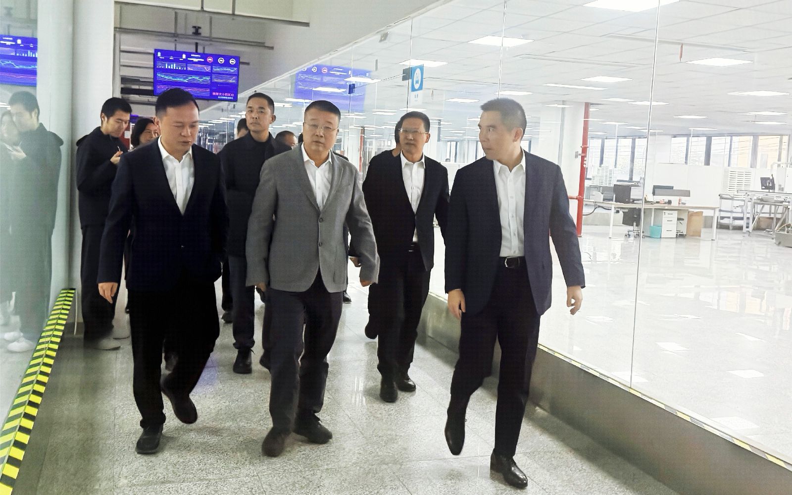 1765327780524050872.jpg 1765327780524050872.jpg