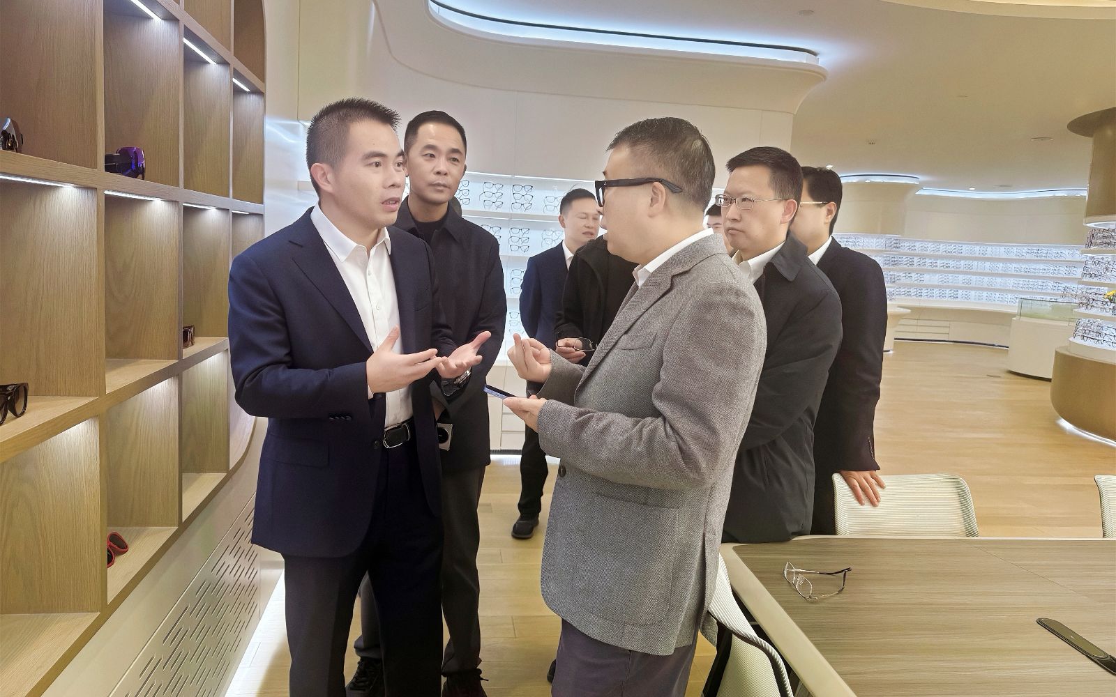 王振勇副市长一行莅临我司调研